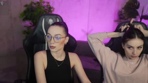 Snapshot of kira0541 chatting on 04/09/26, 07:47 Sweet girls online show from 04/09/26, 07:47