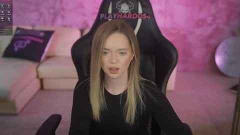 Snapshot of kira0541 chatting on 04/12/26, 07:57 Sweet girls online show from 04/12/26, 07:57