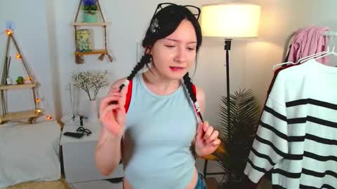 Kira online show from 11/07/25, 07:47