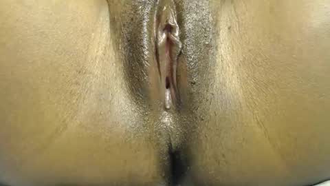 Snapshot of kira_256 chatting on 10/26/25, 05:46 Miimi online show from 10/26/25, 05:46