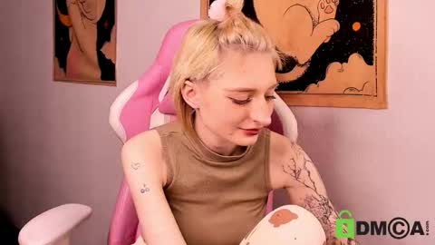 Snapshot of kira__cutie chatting on 03/20/26, 09:08 Kira online show from 03/20/26, 09:08