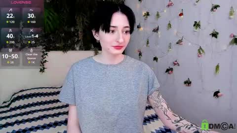Snapshot of kira__cutie chatting on 05/30/26, 09:23 Kira online show from 05/30/26, 09:23