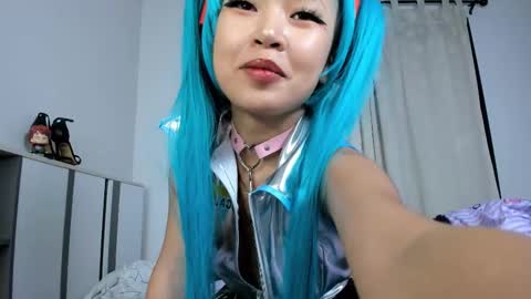 Kira online show from 02/15/25, 10:55