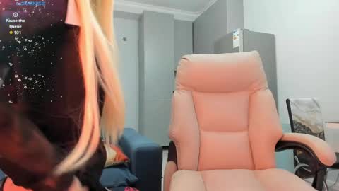 Snapshot of kira_dream17 chatting on 04/18/26, 02:43 Kira online show from 04/18/26, 02:43