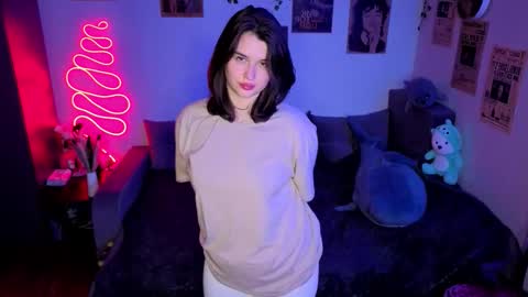 Kira VanKick online show from 10/20/25, 07:03