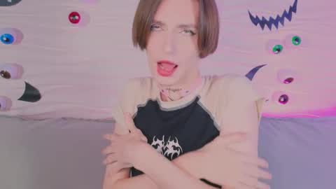 Snapshot of kira_long chatting on 10/31/25, 05:08 MADI online show from 10/31/25, 05:08