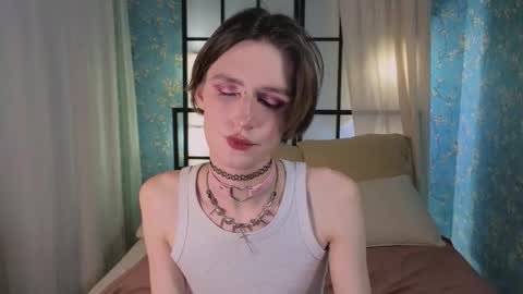 Snapshot of kira_long chatting on 11/16/25, 08:03 MADI online show from 11/16/25, 08:03