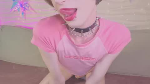 Snapshot of kira_long chatting on 12/17/25, 05:35 MADI online show from 12/17/25, 05:35