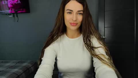 Snapshot of kira_love1 chatting on 04/22/26, 08:17 Kira love1 online show from 04/22/26, 08:17