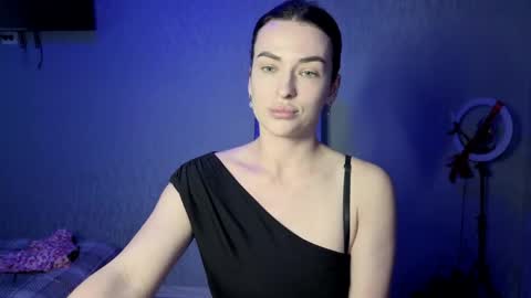 Snapshot of kira_love1 chatting on 05/16/26, 05:34 Kira love1 online show from 05/16/26, 05:34