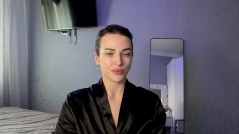 Snapshot of kira_love1 chatting on 05/18/26, 12:22 Kira love1 online show from 05/18/26, 12:22