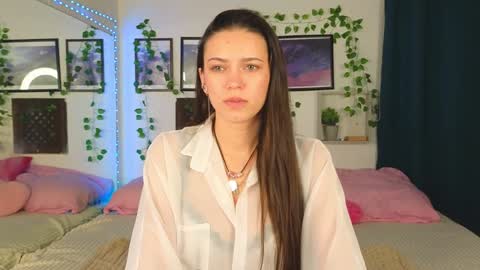 Snapshot of kira_low chatting on 01/08/25, 07:03 Kira online show from 01/08/25, 07:03