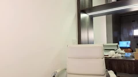 Kira and friends online show from 03/12/26, 09:54