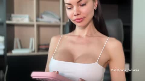 Snapshot of kira_mmr chatting on 05/26/26, 10:00 Kira and friends online show from 05/26/26, 10:00