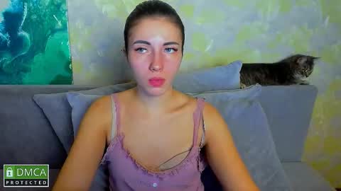 Snapshot of kira_moon_1 chatting on 11/19/25, 07:25 Kira online show from 11/19/25, 07:25