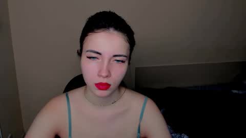 Snapshot of kira_mooon chatting on 02/01/25, 11:48 Kira online show from 02/01/25, 11:48