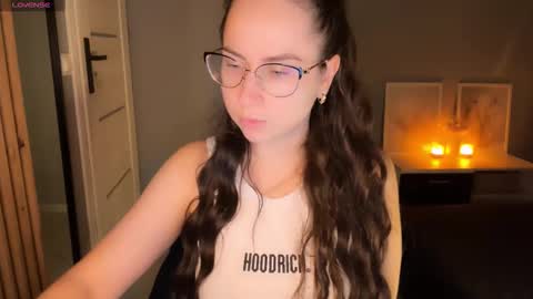 Kira online show from 02/13/26, 11:34