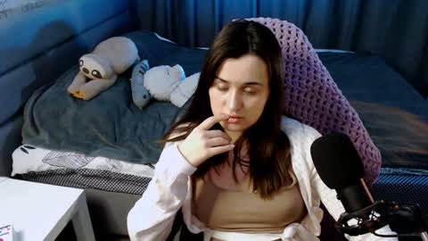 Kira  follow me  online show from 02/06/25, 05:19