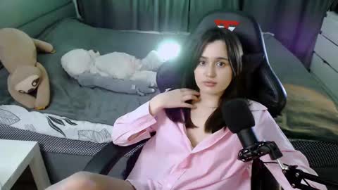 Kira  follow me  online show from 02/14/25, 01:45