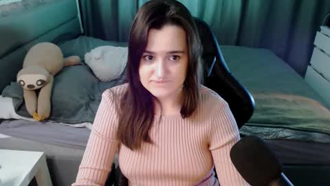 Kira  follow me  online show from 02/18/25, 01:43