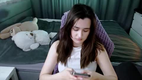 Kira  follow me  online show from 03/01/25, 10:21