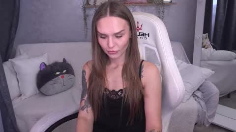 kiraagray online show from 12/03/25, 06:43