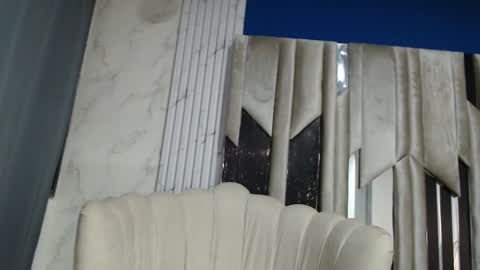 kiraawild online show from 10/28/25, 07:49