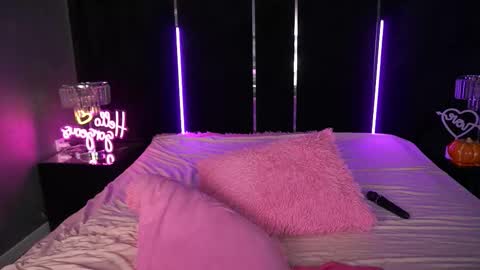 Snapshot of kiracandys chatting on 11/08/25, 05:07 Kira online show from 11/08/25, 05:07