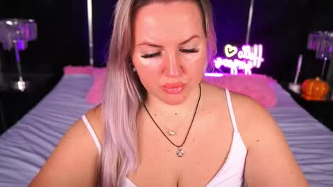 Snapshot of kiracandys chatting on 12/01/25, 09:42 Kira online show from 12/01/25, 09:42