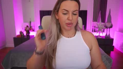 Kira online show from 01/16/26, 11:09