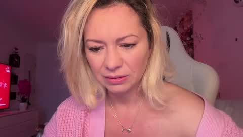 KiraDivine online show from 12/07/24, 12:56