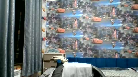 Snapshot of kiradrip chatting on 09/20/25, 07:04 Kira online show from 09/20/25, 07:04