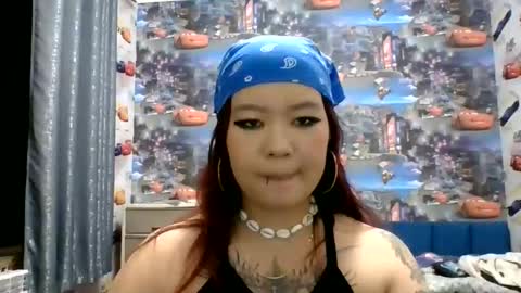 Snapshot of kiradrip chatting on 10/21/25, 08:53 Kira online show from 10/21/25, 08:53