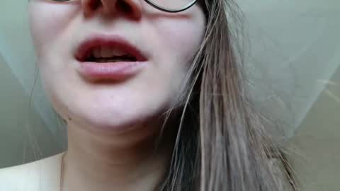 Snapshot of kiragoldens chatting on 03/21/26, 06:18 KiraGoldens online show from 03/21/26, 06:18