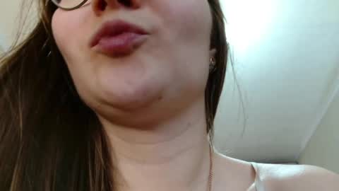 Snapshot of kiragoldens chatting on 04/11/26, 07:24 KiraGoldens online show from 04/11/26, 07:24