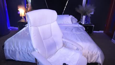 Snapshot of kiragrayyy chatting on 10/09/25, 02:04 kiragrayyy online show from 10/09/25, 02:04