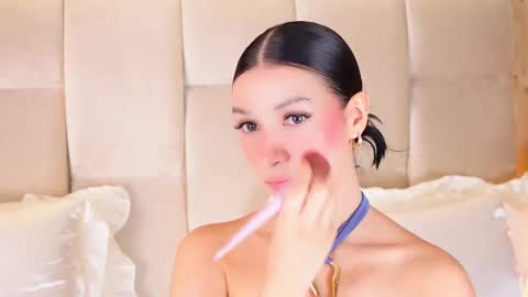 kira online show from 09/20/25, 11:39