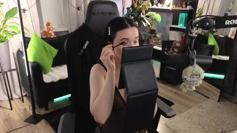 Snapshot of kiralilime chatting on 04/12/26, 07:08 Kira online show from 04/12/26, 07:08