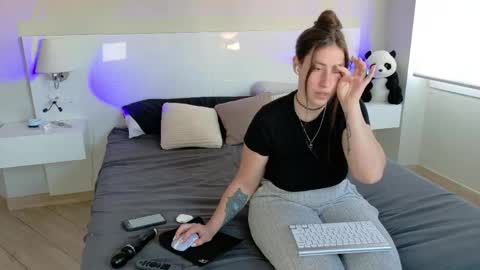 Kira online show from 03/23/26, 08:07