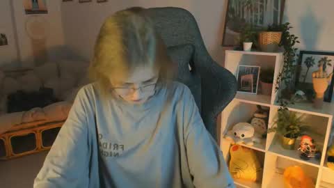 Snapshot of kiramontoyaa chatting on 03/02/25, 08:50 Kira online show from 03/02/25, 08:50