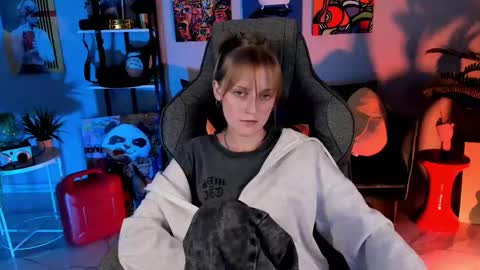 Snapshot of kiramontoyaa chatting on 09/19/25, 05:57 Kira online show from 09/19/25, 05:57