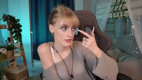 Snapshot of kiramontoyaa chatting on 02/25/26, 11:03 Kira online show from 02/25/26, 11:03