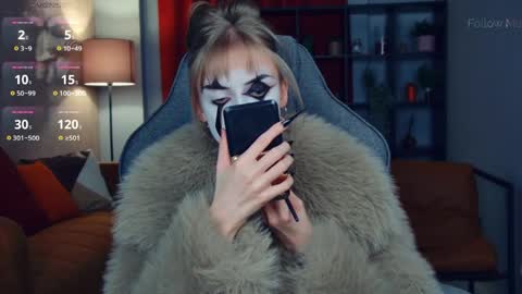 Snapshot of kiramontoyaa chatting on 04/02/26, 11:35 Kira online show from 04/02/26, 11:35