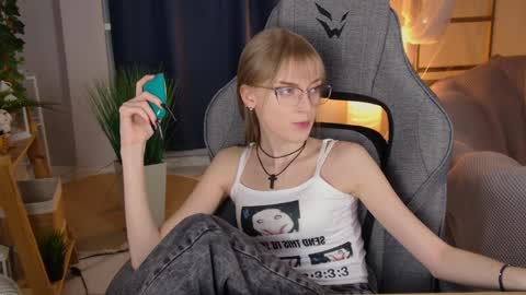 Snapshot of kiramontoyaa chatting on 04/09/26, 11:54 Kira online show from 04/09/26, 11:54