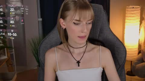 Snapshot of kiramontoyaa chatting on 04/11/26, 07:45 Kira online show from 04/11/26, 07:45