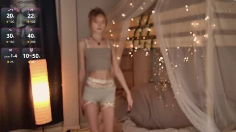 Snapshot of kiramontoyaa chatting on 04/20/26, 07:48 Kira online show from 04/20/26, 07:48