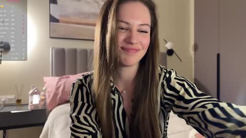 Snapshot of kiramystery chatting on 12/12/24, 12:55 Kira online show from 12/12/24, 12:55