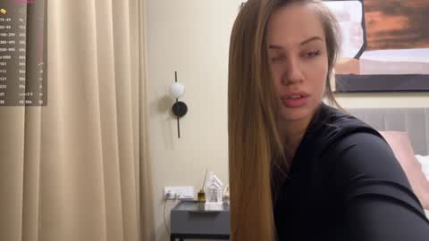 Snapshot of kiramystery chatting on 01/23/25, 11:15 Kira online show from 01/23/25, 11:15