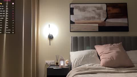 Snapshot of kiramystery chatting on 01/28/25, 01:49 Kira online show from 01/28/25, 01:49