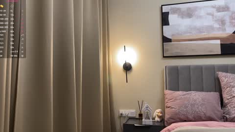 Snapshot of kiramystery chatting on 02/01/25, 12:05 Kira online show from 02/01/25, 12:05